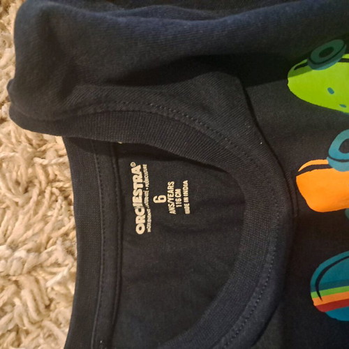 Children's T-shirts and gift tracksuit like new, multicolor, sizes 110-116 cm