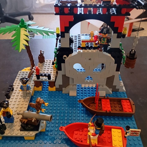 Lego Pirates 6279 set like new, complete without instructions or box