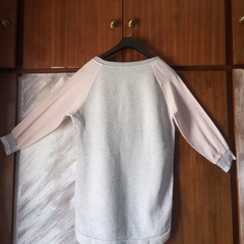 Stradivarius sweatshirt dress like new with grey and pink satin sleeves