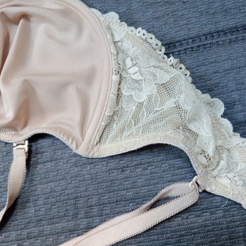 Marks & Spencer strapless bra 75C, beige with lace, detachable straps