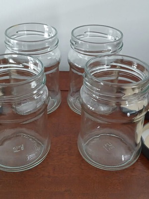 Glass jars with lids pack of 4 like new