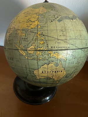 Collectible globe 1955-65 like new