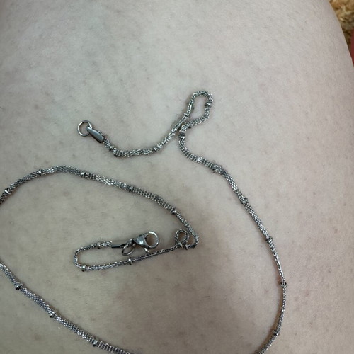 Necklace used, silver color