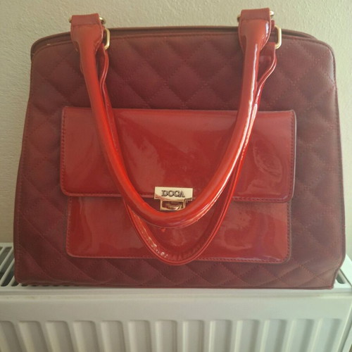 Doca women's shoulder bag like new, large red