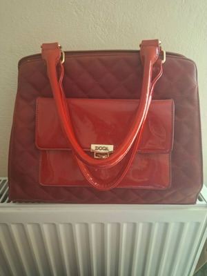 Doca women's shoulder bag like new, large red