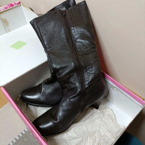Brown women's boots size 40 like new