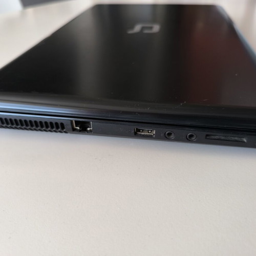 HP Compaq Presario CQ57 laptop used, 15.6" HD, AMD E-450, 4GB RAM, 320GB HDD