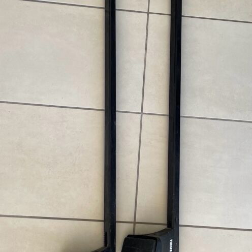 Thule Roof Bars and Feet used, 125cm, 90kg capacity