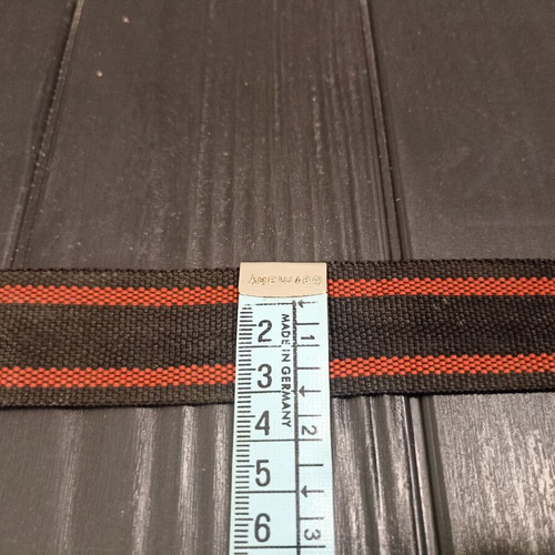 Adjustable fabric shoulder strap 95cm, black with red stripes