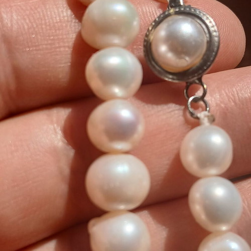 Necklace with natural pearls and metal clasp, 44 cm