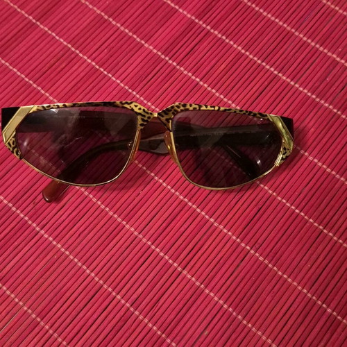 Fendi Fs75 sunglasses like new, vintage gold and leopard design