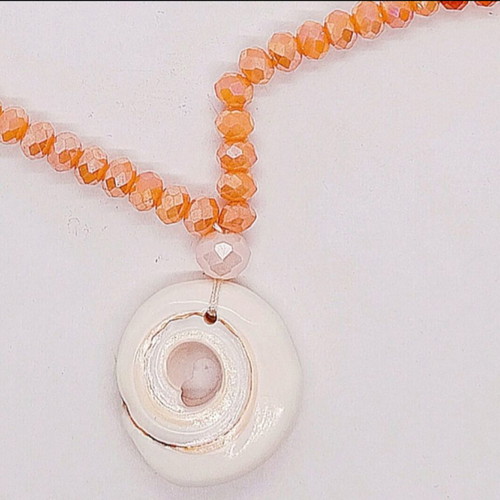 Necklace with glass beads and real shell, new, adjustable, handmade