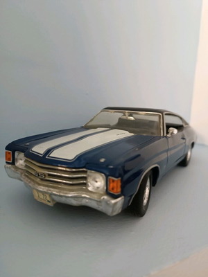 Chevrolet Chevelle SS 454 1972 1:18 scale car model used