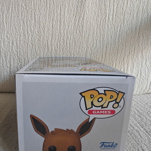 Funko Pop Pokemon Eevee 577 with protector new
