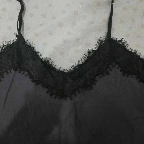 Lace-trimmed tank top medium gray like new