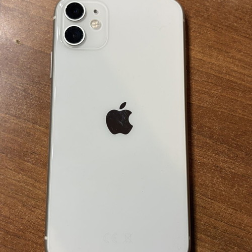 IPhone 11 White used, motherboard defect for parts