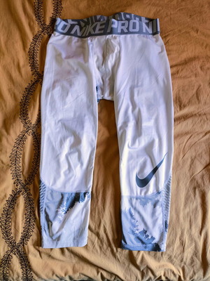Nike Pro men's 3/4 leggings used, gray-white camo, size XL