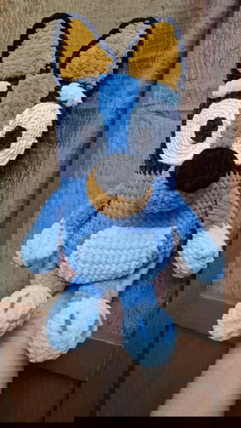 Ръчно изработена Amigurumi кукла Bluey - Кадифена и очарователна!