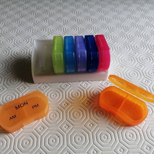 Charopos 7-Day Pill Organizer like new