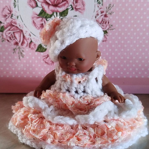 Doll with handmade dress and hat new, 10 cm