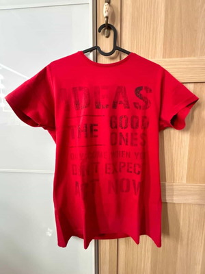 T-shirt red size M like new