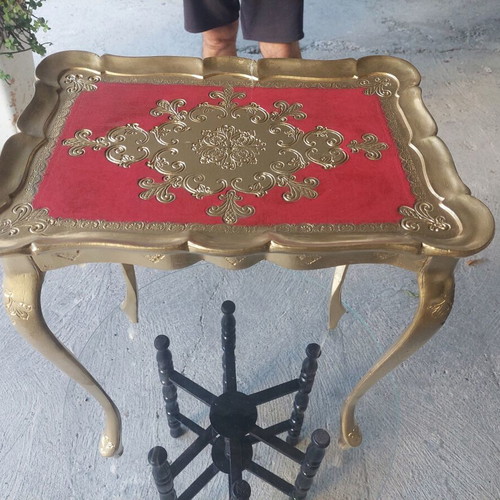 Antique table like new, gold finish