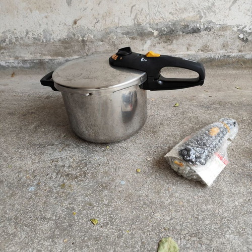 Pressure cooker used 6 liters in very good condition