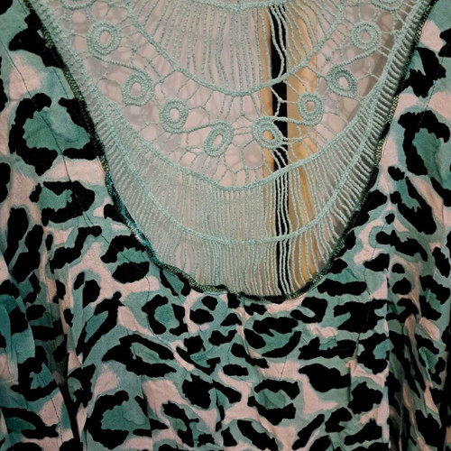 Caftan used with impressive knitted back green