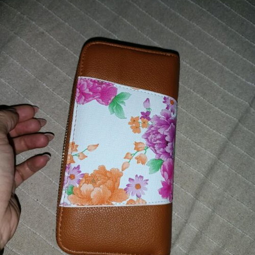 Bag to Bag wallet brown and multicolor new with floral pattern