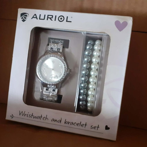 Watch bracelet set like new, silver with crystals and pearls