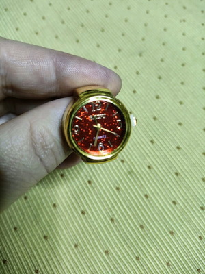 Vintage mini women's ring watch new, red and gold