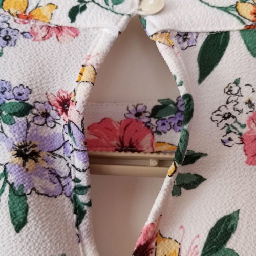 Floral Chiffon Blouse with Cut-out Neckline like new, size L