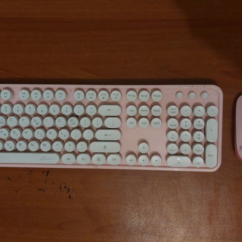 Sentio wireless keyboard and mouse set, soft pink