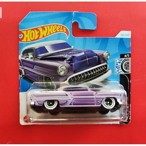 Hot Wheels Treasure Hunt TH car, sealed carded collectible
