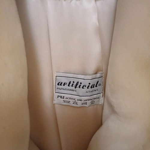 Women's plush coat like new, off-white, size XL