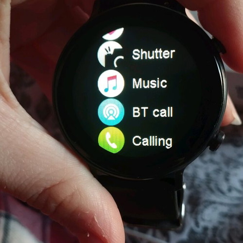 Smart watch like new with call function and charger