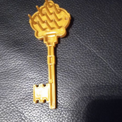 Sofia Doll Key Comb like new