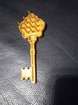 Sofia Doll Key Comb like new