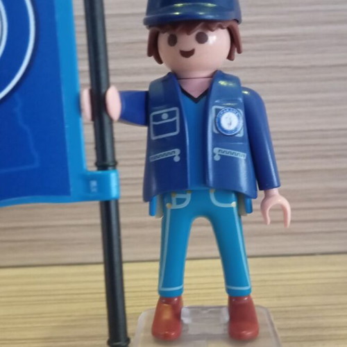 Playmobil fan of Iraklis figure like new with flag base