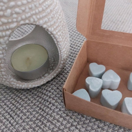 Wax melts with cotton scent, pack of 10 hearts