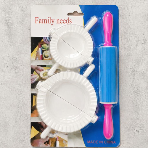 Dumpling and pie making set with rolling pin