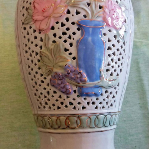Chinese porcelain vase 40cm reticulated double-walled like new