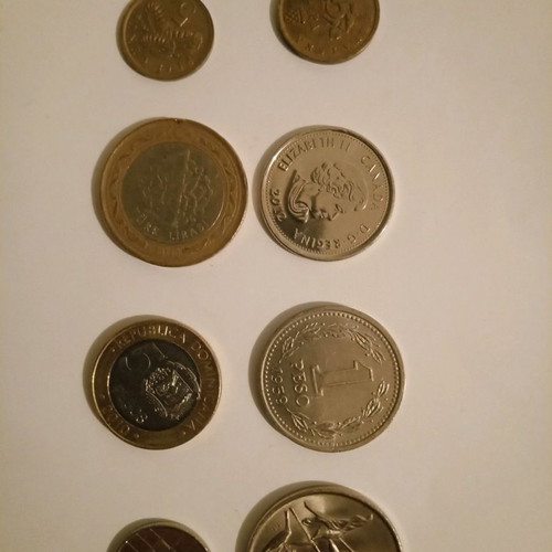 Lot of 8 used coins from various countries