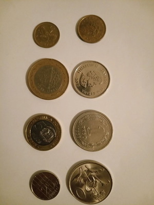 Lot of 8 used world coins