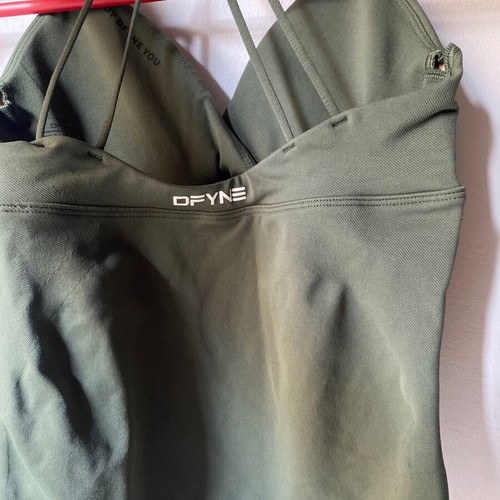 Dfyne sports top, green, size S