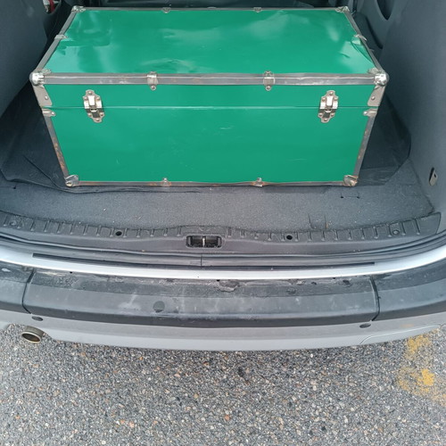 Metal trunk used green 40x76x31 cm