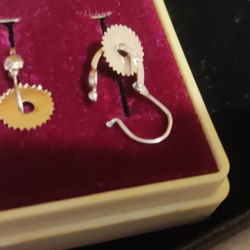 Gold earrings 9K new, length 2.2cm