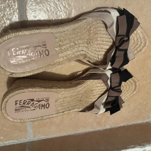 Salvatore Ferragamo platform espadrille sandals like new, beige