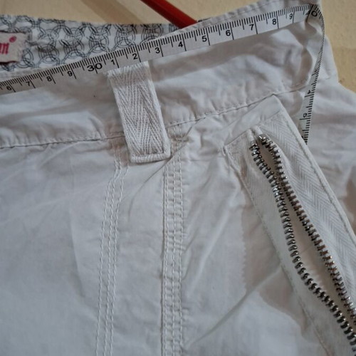 White Pink Woman Bermuda shorts size M like new, cargo style