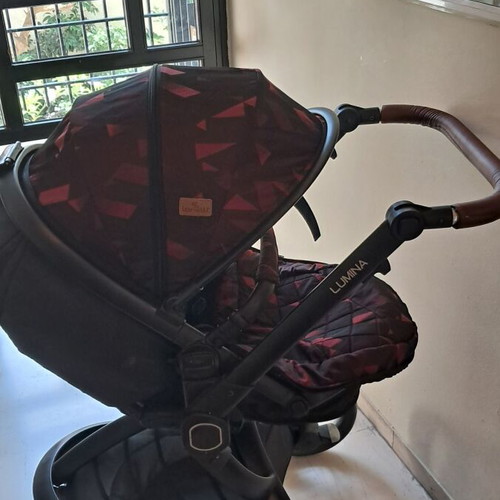 2 in 1 stroller like new, easy folding